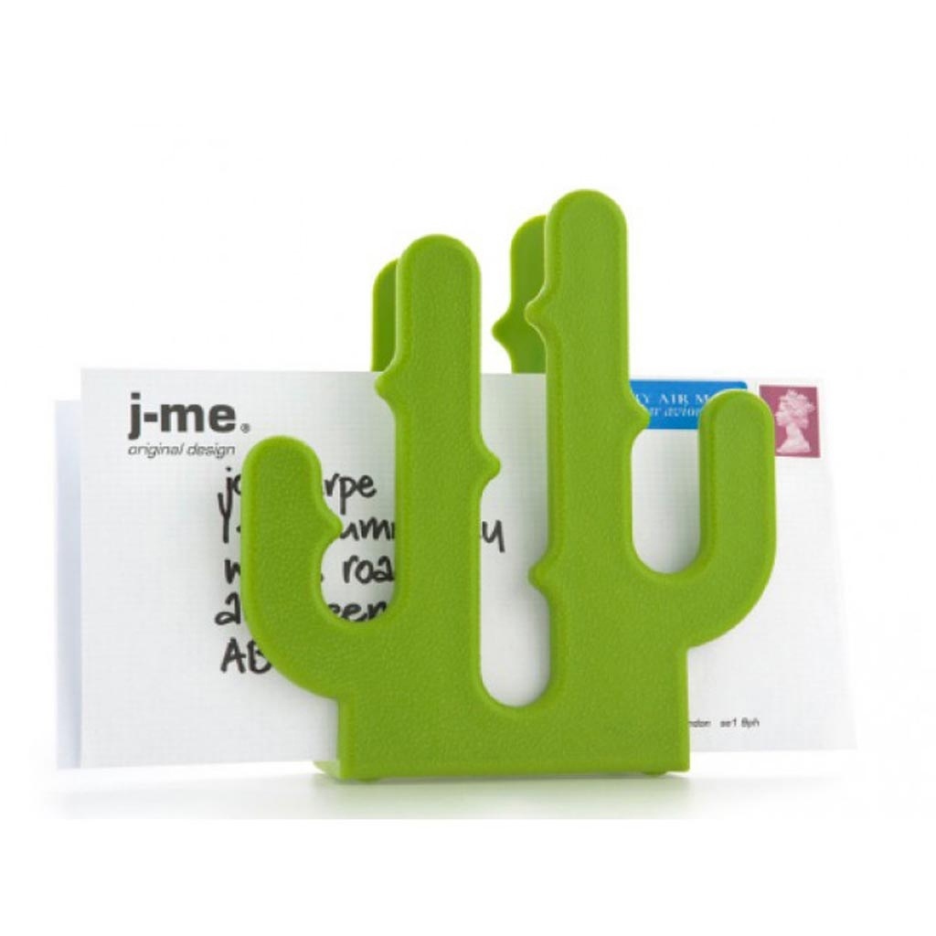 Essa peça em formato de cacto é uma alternativa para quem procura uma maneira descontraída para organizar correspondências. Confeccionada em plástico rígido, mede 16,6 cm x 15,2 cm x 6 cm e custa R$ 46 (+ frete) na Casa Diseño (www.casadiseno.com.br) - Divulgação