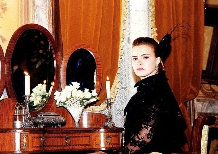 A atriz Ana Paula Arósio vive Maria Eduarda Maia na minissérie "Os Maias" (2001)