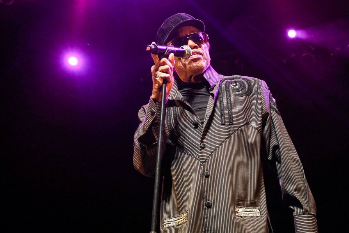 19.nov.2013 - Uma das maiores lendas do soul music, o norteamericano Bobby Womack se apresenta no palco do HSBC Brasil, em São Paulo - Manuela Scarpa/Foto Rio News