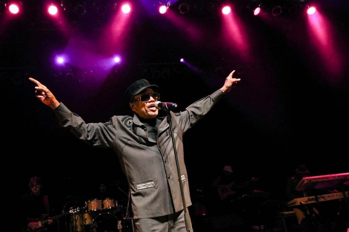 19.nov.2013 - Uma das maiores lendas do soul music, o norteamericano Bobby Womack se apresenta no palco do HSBC Brasil, em São Paulo - Manuela Scarpa/Foto Rio News