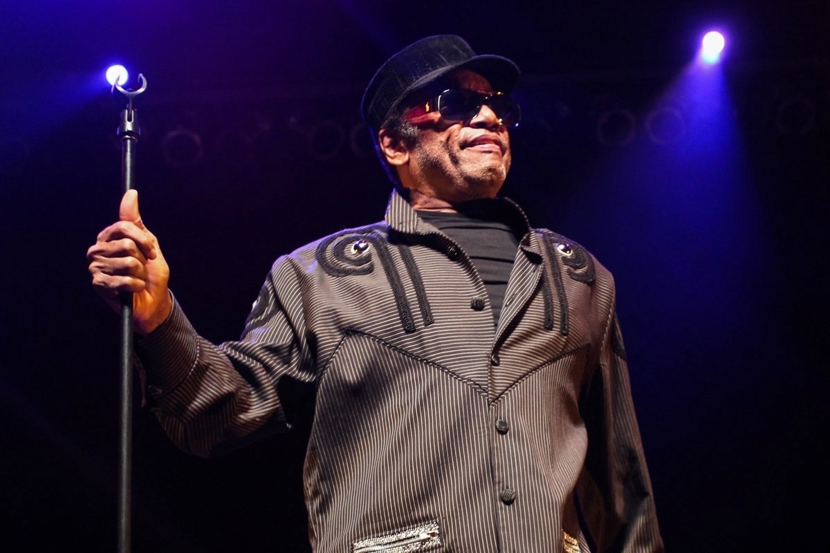 19.nov.2013 - Uma das maiores lendas do soul music, o norteamericano Bobby Womack se apresenta no palco do HSBC Brasil, em São Paulo - Manuela Scarpa/Foto Rio News