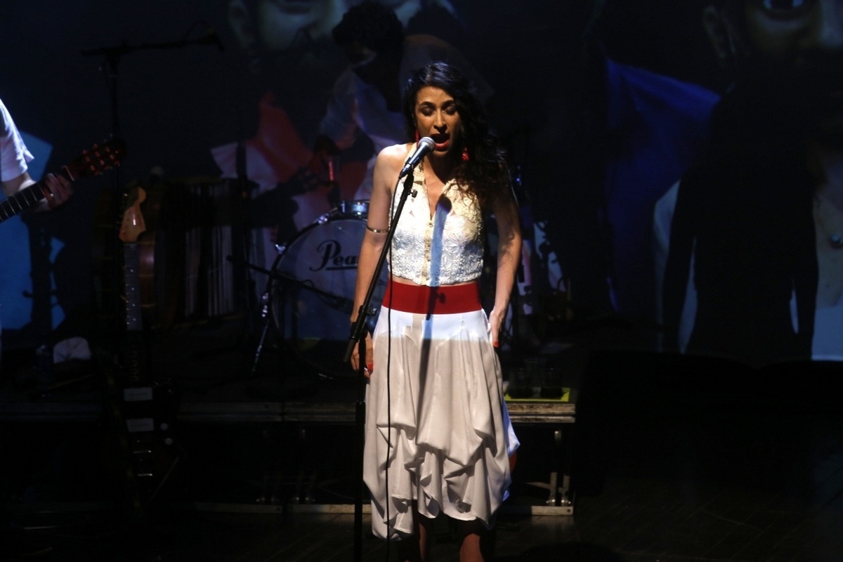 20.nov.2013 - Caetano veloso e Marisa Monte se apresentam no show beneficente "Somos Todos Amarildo", em prol do IDDH (Instituto dos Defensores dos Direitos Humanos), no Circo Voador, Rio de Janeiro - Felipe Assumpção / AgNews