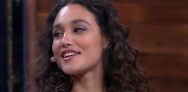 Débora Nascimento fala sobre o noivado com José Loreto em entrevista ao "Vídeo Show"