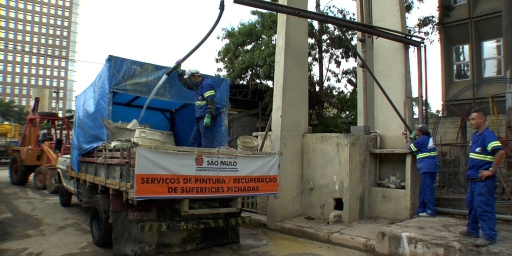 Cena do documentário "Cidade Cinza", de Marcelo Mesquita e Guilherme Valiengo - Divulgação