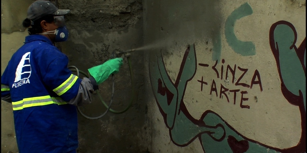 Cena do documentário "Cidade Cinza", de Marcelo Mesquita e Guilherme Valiengo - Divulgação