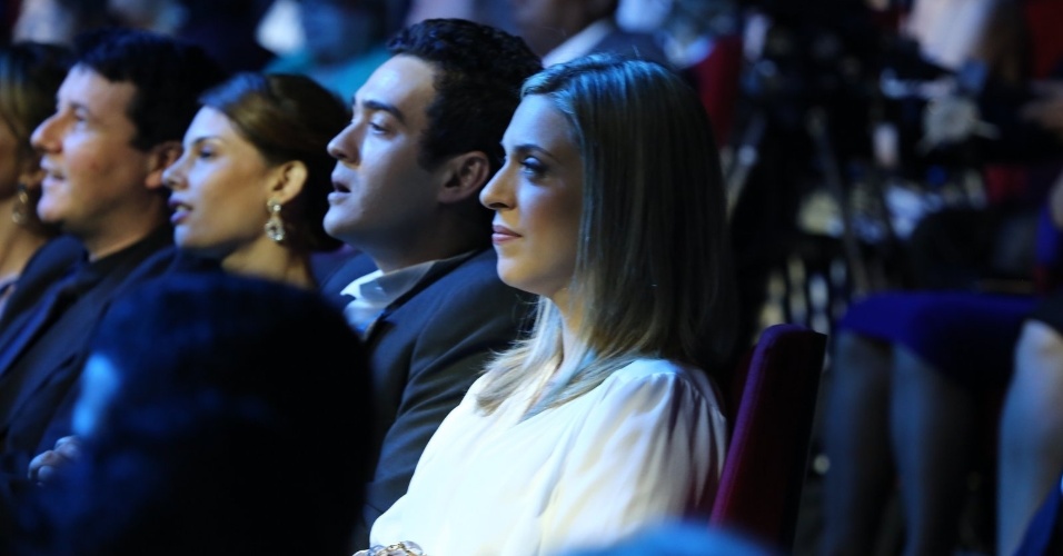 23.nov.2013 - Julia Rabello e Marcos Veras acompanham a gravação do especial de fim de ano de Roberto Carlos