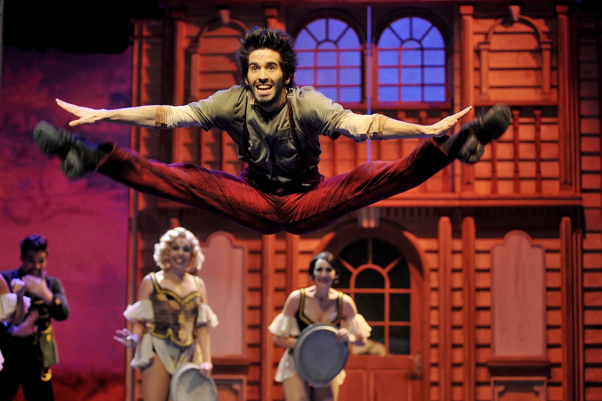 26.nov.2013 - Cena do musical "Crazy For You", com Cláudia Raia e Jarbas Homem de Mello - Reinaldo Canato/UOL