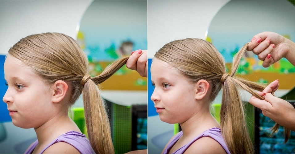 Separe outra mecha de cabelo, mais ou menos no meio do rabo de cavalo, com dois a três dedos de largura. Em seguida, divida esta mecha em três partes, para começar a trançar - Leandro Moraes/UOL