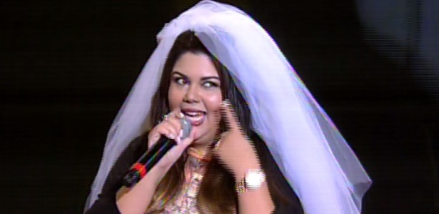 Fabiana Karla canta versão de "Like a Virgin" no "Vídeo Show"