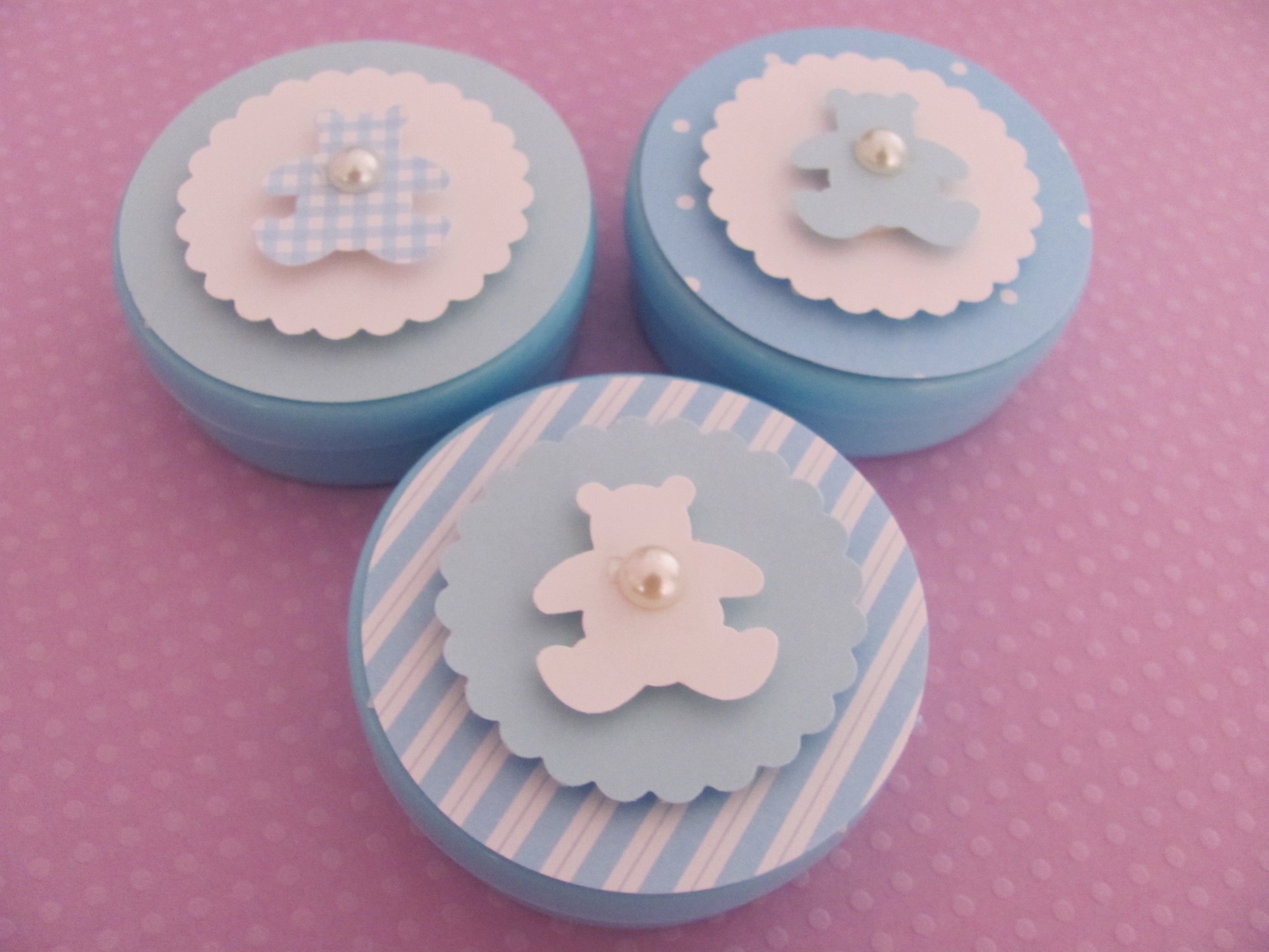 Lata vazia com tema de ursinho da Dubi Duba (www.dubiduba.com.br ). R$ 1,90 cada. Preço pesquisado em novembro de 2013 e sujeito a alterações - Divulgação