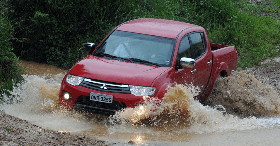 Mitsubishi L200 Triton HPE 2014 - Murilo Góes/UOL