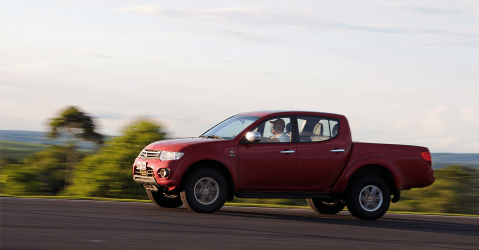 Mitsubishi L200 Triton HPE 2014 - Murilo Góes/UOL