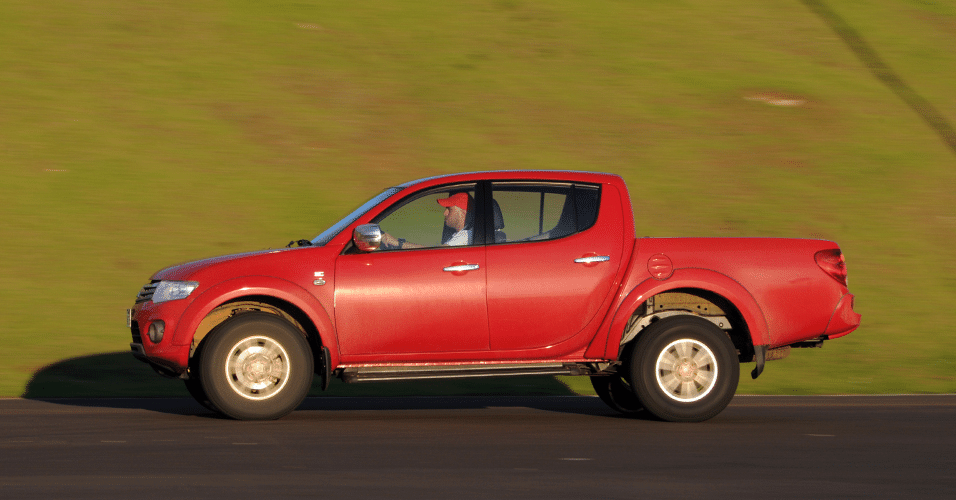 Mitsubishi L200 Triton HPE 2014 - Murilo Góes/UOL