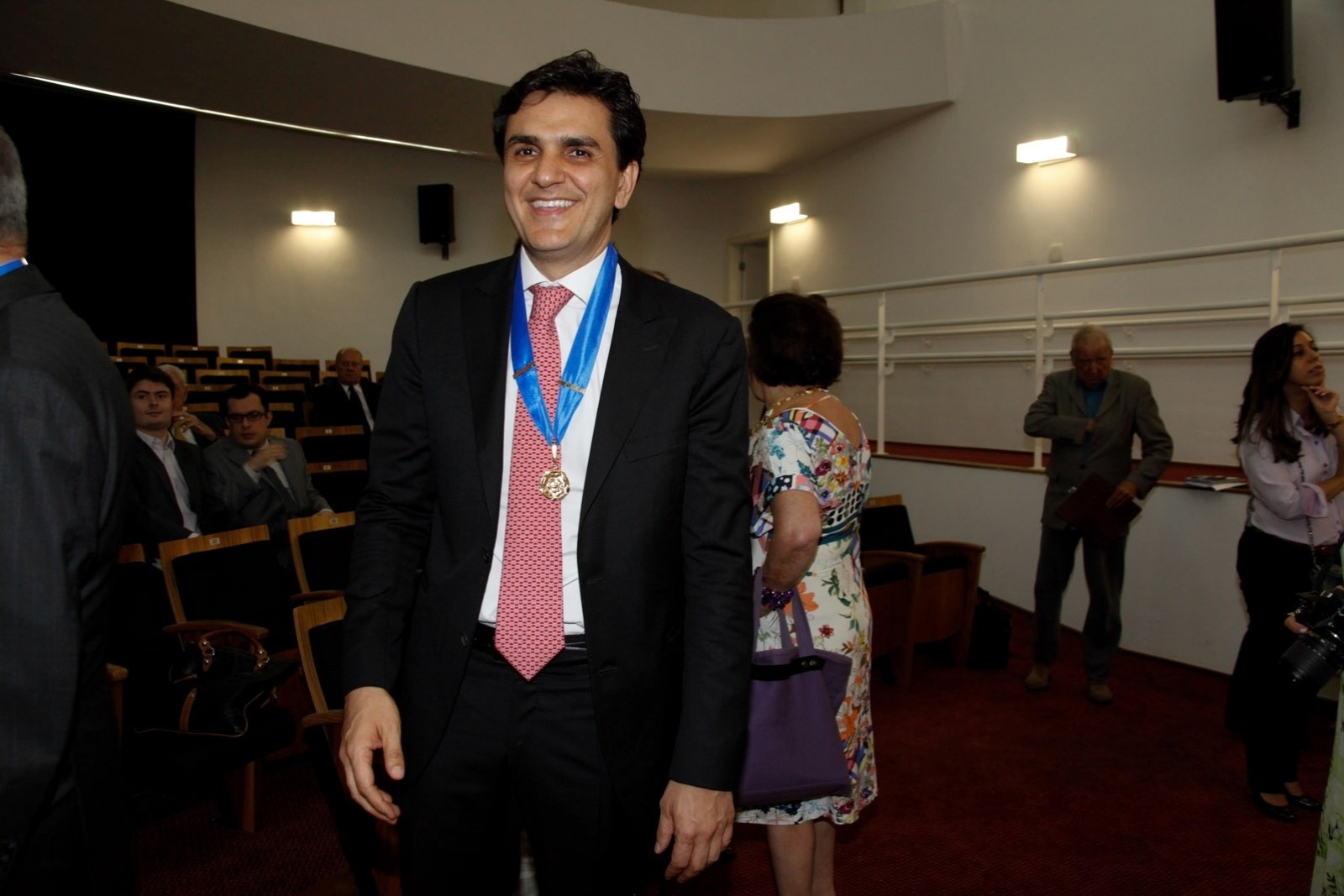 Deputado Federal Gabriel Chalita prestigia o ator Juca de Oliveira, que ocupou a cadeira número 8 na Academia Paulista de Letras, na noite de quinta-feira (28), em São Paulo - Marcos Ribas/Photo Rio News