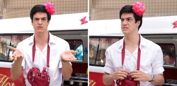 Em "Amor à Vida", Félix usa flor no cabelo para vender hot dog
