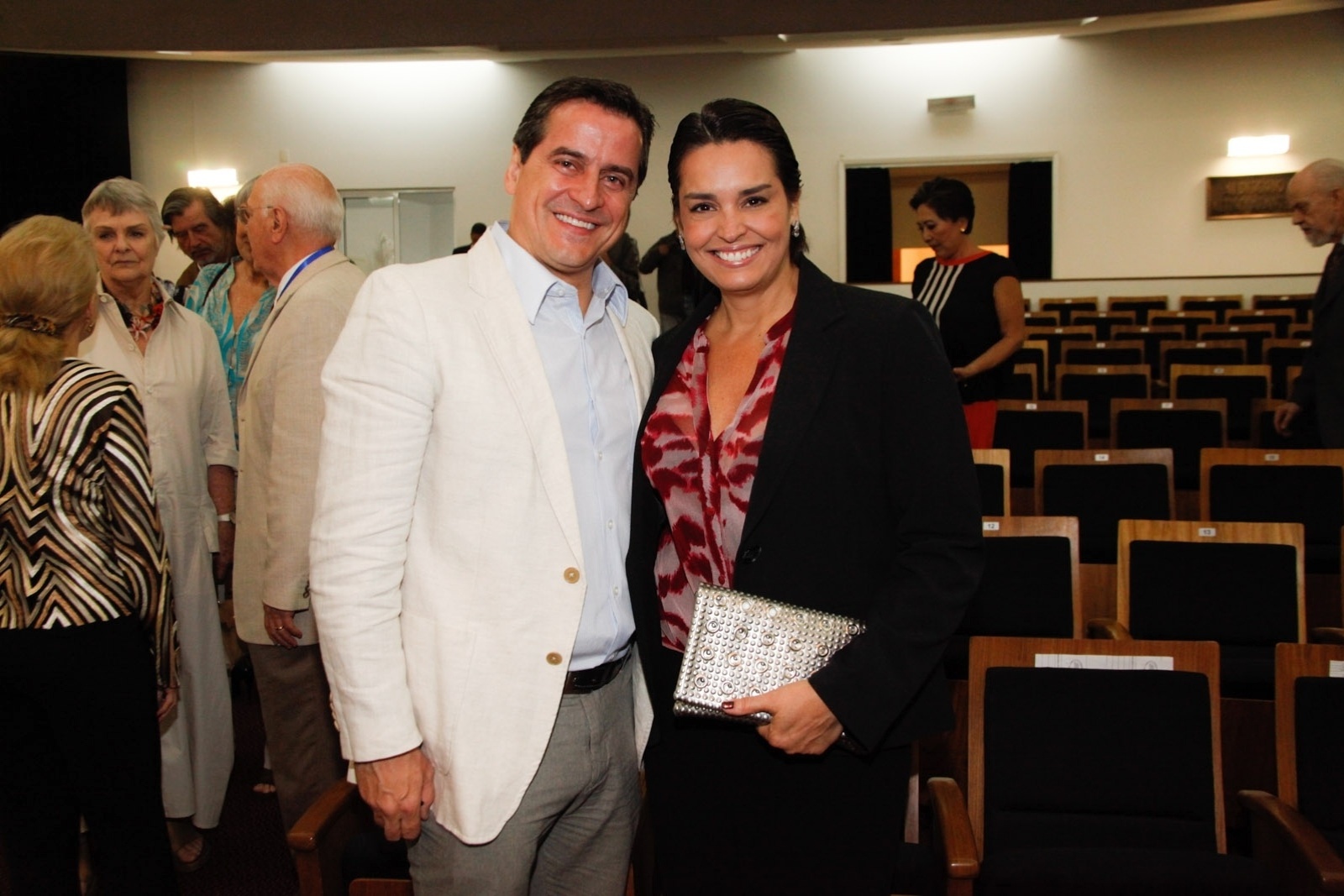 Amigos e famosos prestigiaram o ator e dramaturgo Juca de Oliveira, que ocupou a cadeira número 8 na Academia Paulista de Letras, na noite de quinta-feira (28), em São Paulo. Entre eles, a atriz Suzy Rêgo e o marido, Fernando Vieira - Marcos Ribas/Photo Rio News