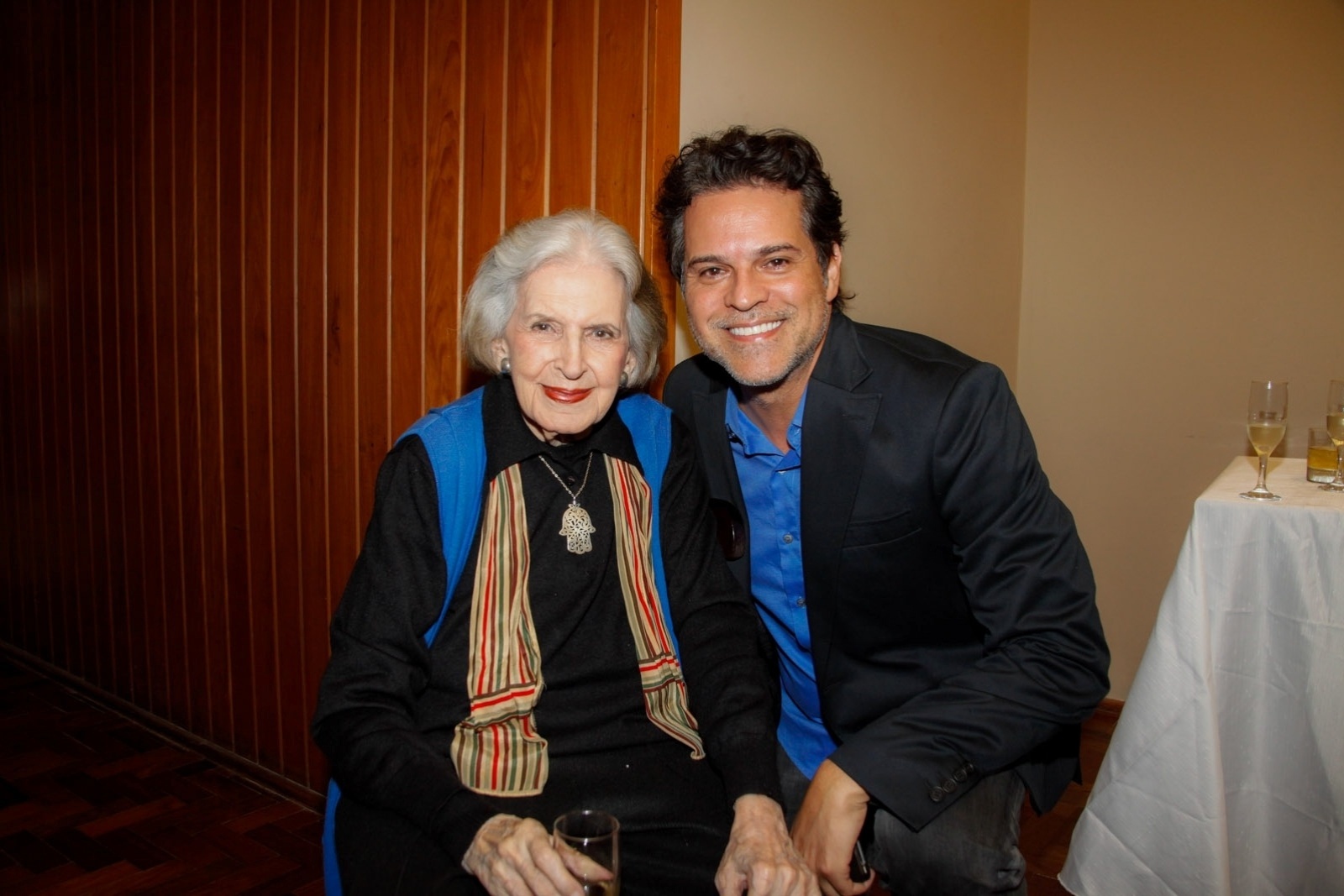 Amigos e famosos prestigiaram o ator e dramaturgo Juca de Oliveira, que ocupou a cadeira número 8 na Academia Paulista de Letras, na noite de quinta-feira (28), em São Paulo. Entre eles, a escritora Lygia Fagundes Telles e o ator Juan Alba - Marcos Ribas/Photo Rio News
