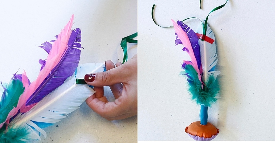 Para fixar a fita de cetim na peteca, dobre-a ao meio, posicione onde deseja, cole a fita adesiva na horizontal e aperte. Se achar necessário, aplique mais um pedacinho de fita adesiva para fixar melhor. Lembre sempre de cortar cerca de 40 cm de fita. Com essa medida, você conseguirá fazer o laço tranquilamente no galho da árvore de Natal - Reinaldo Canato/UOL