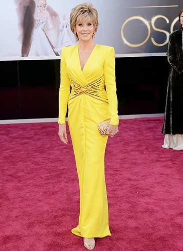 A atriz Jane Fonda provou que maturidade e estilo podem caminhar muito bem juntos com o look Atelier Versace. Ela ficou com o 4º lugar - Divulgação