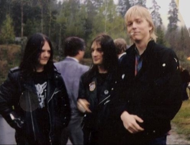 Euronymous (e), Necrobutcher (c) e o baterista Manheim fizeram parte da primeira formação do Mayhem, fundado em 1984