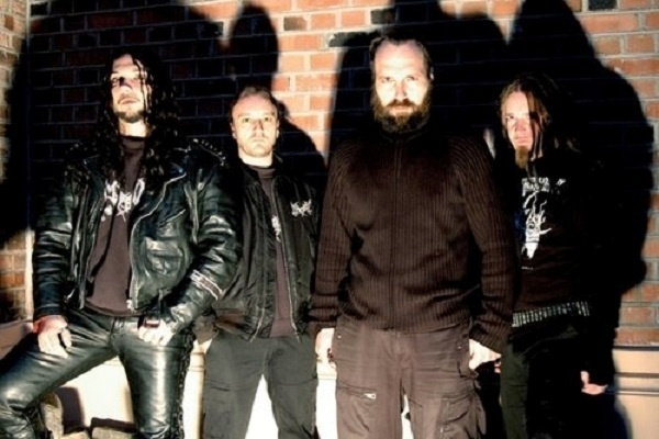 Hellhammer (bateria), Necrobutcher (baixo),  Attila Csihar (vocal) e Blasphemer (guitarra) estiveram na formação que gravou o disco mais recente da banda, ?Ordo ad Chao?, em 2007. O Mayhem prepara seu quinto álbum para 2014
