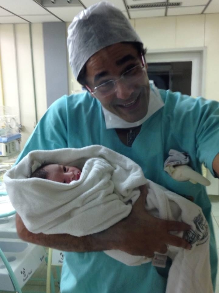 5.dez.2013 - David, filho de Luciano Szafir e Luhanna Melloni, nasceu na madrugada desta quinta-feira (5) em uma maternidade do Rio de Janeiro