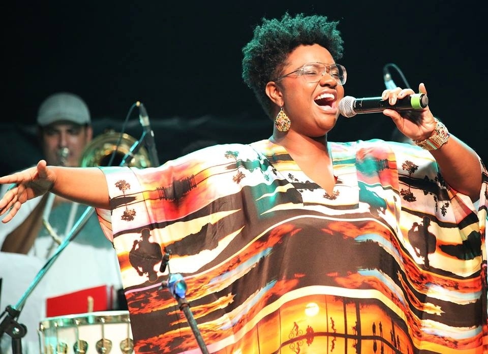 5.dez.2013 - Ellen Oléria, vencedora da edição de 2012 do The Voice Brasil, que acaba de lançar seu quarto álbum de estúdio, homônimo - Polinana Martins