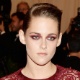 6.mai.2013 - Kristen Stewart no tapete vermelho do baile do MET em Nova York - Dimitrios Kambouris/Getty Images