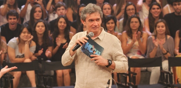 Serginho Groisman no episódio especial de comemoração aos 13 anos de "Altas Horas" em dezembro de 2013