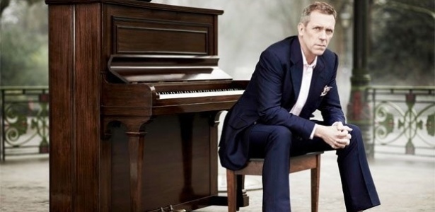 O ator e músico Hugh Laurie, famoso como o doutor "House" na TV, que se apresenta no Brasil em março - Divulgação