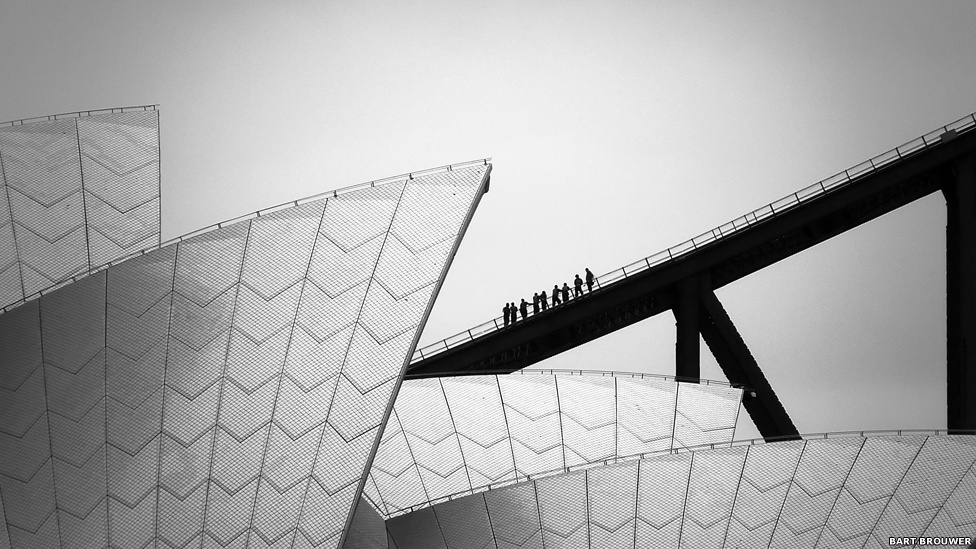 O Chartered Institute of Building divulgou a lista dos concorrentes ao prêmio Art of Building (Arte da Construção, em tradução livre) de 2013. Há competidores do mundo todo, incluindo esta imagem da Ópera de Sydney e da ponte da baía da cidade, feita por Bart Brouwer - Bart Brouwer