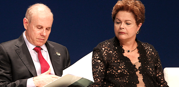 A presidente Dilma Rousseff ao lado do atual ministro Guido Mantega, em foto de arquivo - Pedro Ladeira/Folhapress