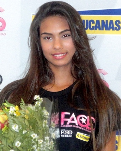 Helidiane Moreira tem 15 anos e é de Andradina (SP). A vencedora receberá um contrato de um ano com a agência Ford e material de divulgação para trabalhos, além de um prêmio em dinheiro de R$ 10 mil e um vale-compras de R$ 1 mil nas lojas Pernambucanas, patrocinadora do concurso - Divulgação
