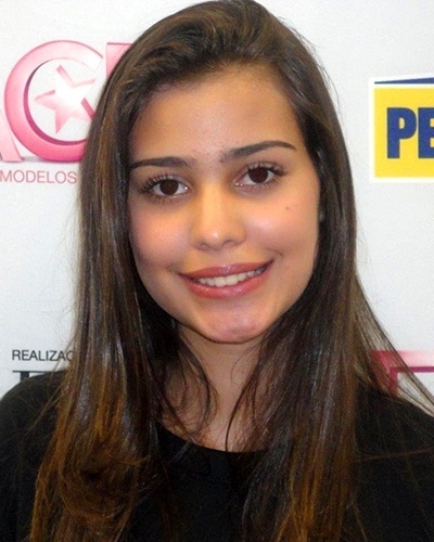Larissa Camargos tem 15 anos e é de Belo Horizonte (MG). A vencedora receberá um contrato de um ano com a agência Ford e material de divulgação para trabalhos, além de um prêmio em dinheiro de R$ 10 mil e um vale-compras de R$ 1 mil nas lojas Pernambucanas, patrocinadora do concurso - Divulgação