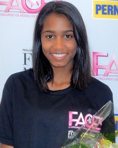 Thayani Santos tem 16 anos e é de Bauru (SP). A vencedora receberá um contrato de um ano com a agência Ford e material de divulgação para trabalhos, além de um prêmio em dinheiro de R$ 10 mil e um vale-compras de R$ 1 mil nas lojas Pernambucanas, patrocinadora do concurso - Divulgação