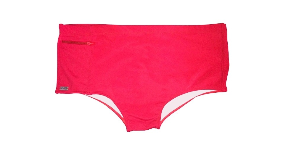 Sunga lisa rosa; R$ 65, na Pitanga (Tel.: 22 2645-2278). Preço pesquisado em dezembro de 2013 e sujeito a alteração - Divulgação