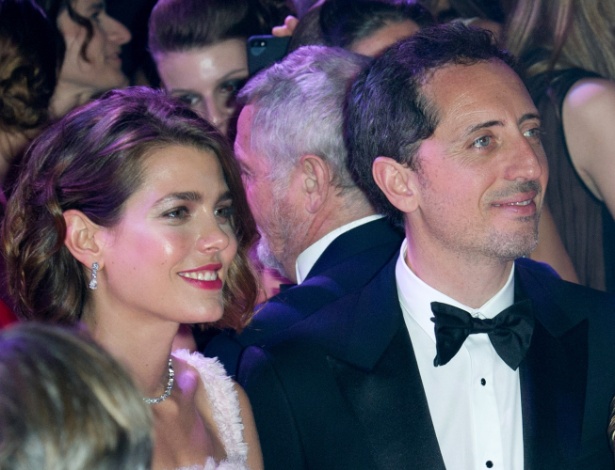 Charlotte Casiraghi e Gad Elmaleh no baile beneficente "Bal De La Rose Du Rocher", em Monte-Carlo