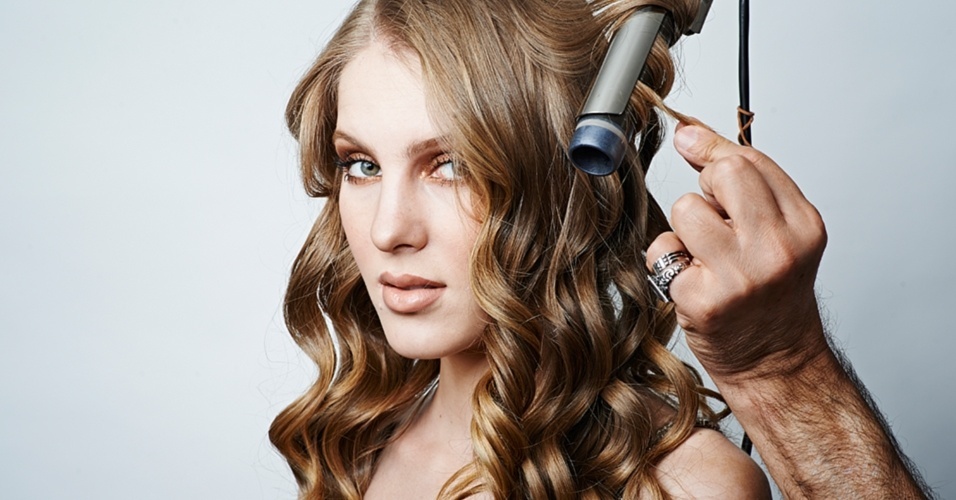 Tutorial: tranças, coques e ondas volumosas marcam os cabelos de Ano-Novo - Christian Parente/UOL