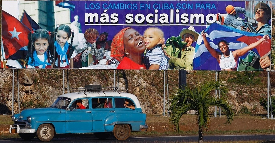 Carros em Cuba - Jorge Silva/Reuters