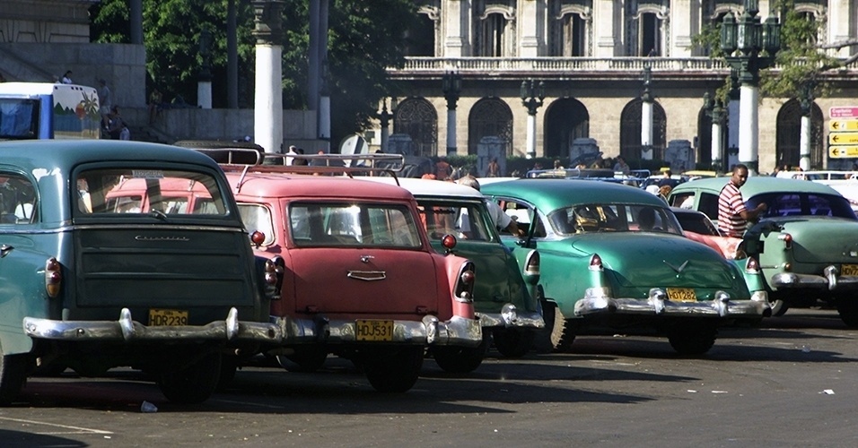 Carros em Cuba - Rafael Perez/Reuters