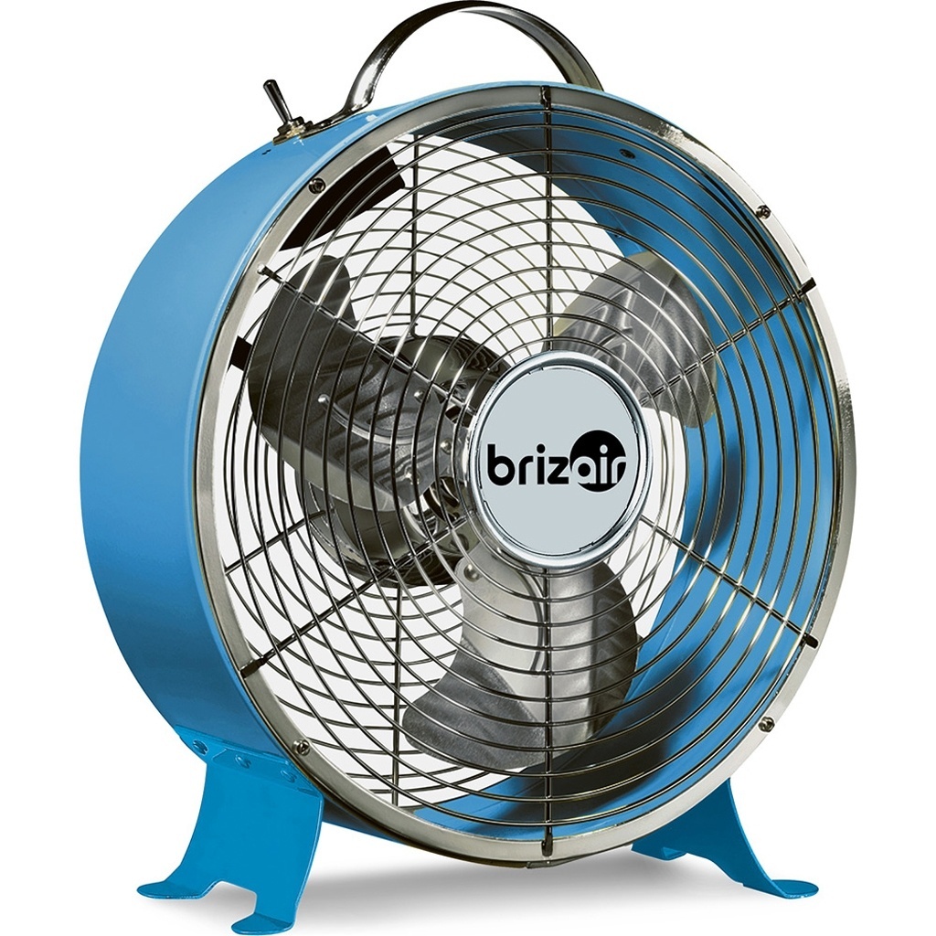 Com pás em alumínio e 20 cm de altura, o circulador de mesa Pali, produzido pela Brizair, tem duas velocidades de operação e inclinação regulável. O produto pode ser encontrado na Americanas.com (www.americanas.com) por R$ 99,90 - Divulgação