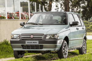 Pegando carona na Copa do Mundo, Fiat lança edição especial do Uno