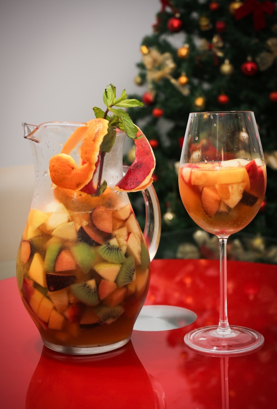 Clericot de vinho branco com uva, morango, kiwi, abacaxi, laranja, maçã e pêssego; da Churrascaria Ataliba (www.ataliba.com.br) - Divulgação