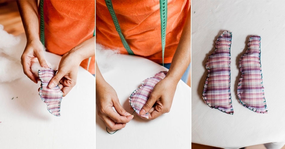 Preencha as asas da almofada em formato de coruja com a manta acrílica, completando a costura - Leonardo Soares/UOL