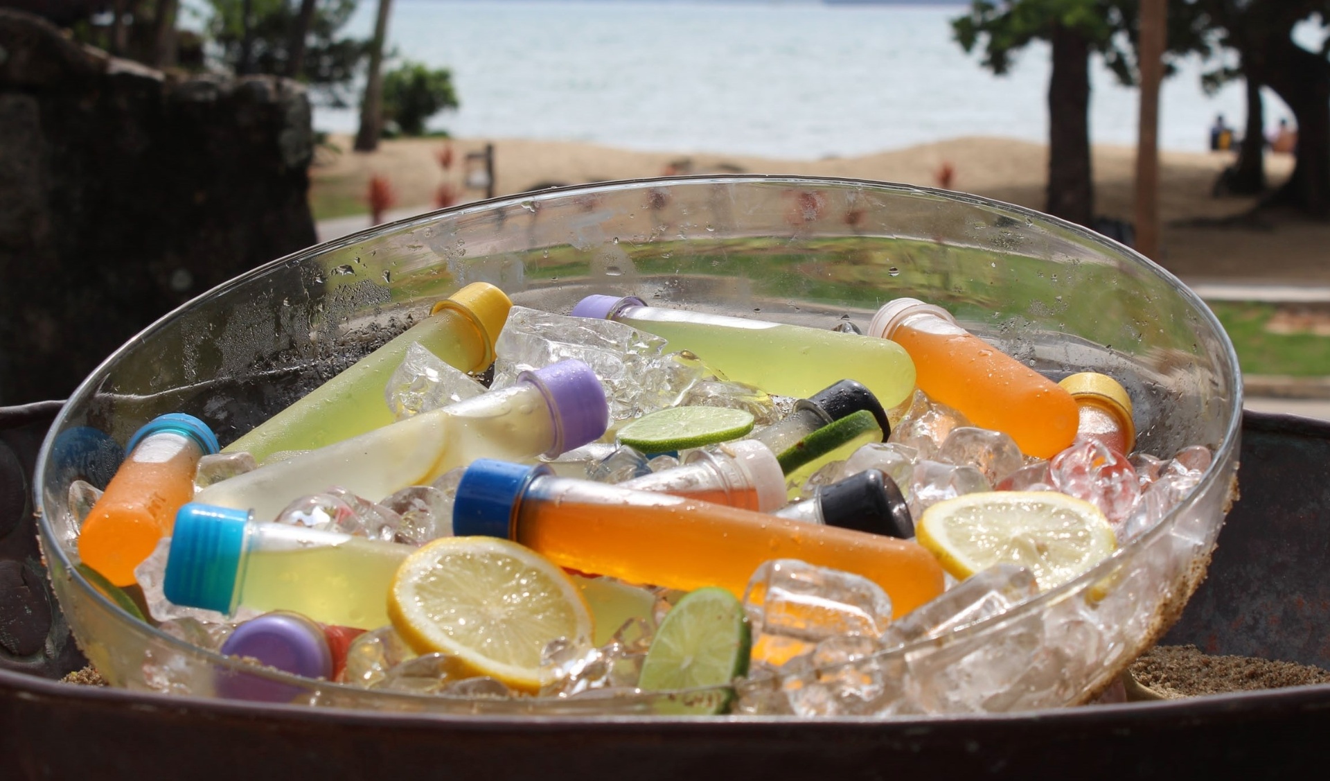 Tubinhos coloridos, com limoncello e caipirinha; do Famiglia Manzoli (www.famigliamanzoli.com.br) - Divulgação