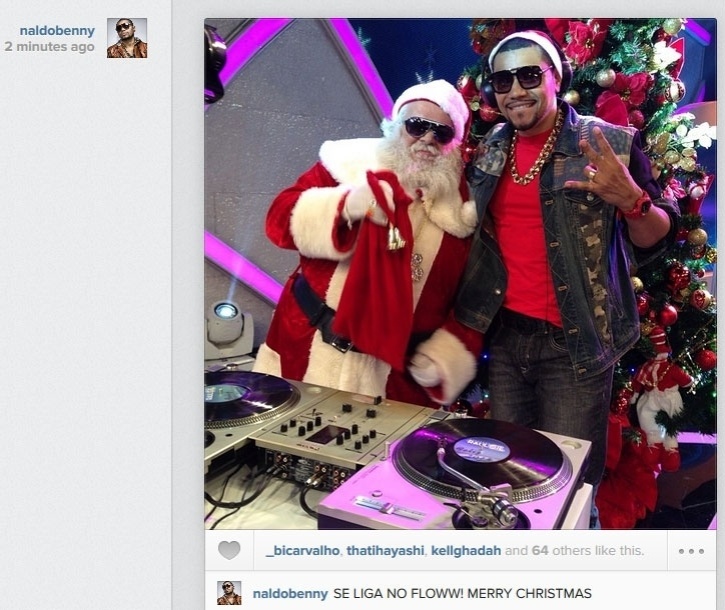 24.dez.2013 - O cantor Naldo Benny também usou a rede social para postar foto com o Papai Noel