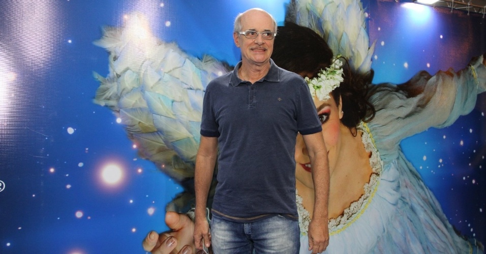 28.dez.2013 - Marcos Caruso confere a sessão para convidados da estreia de "Corteo", mais novo espetáculo do Cirque Du Soleil, nesta sexta-feira (27), na Marina da Glória, no Rio de Janeiro
