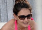 Katie Holmes mostra sua magreza em piscina de Miami - Grosby Group
