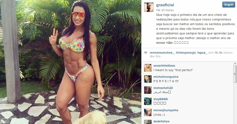1.jan.2014 - A modelo Gracyanne Barbosa publica foto de biquíni e deseja um Feliz Ano Novo
