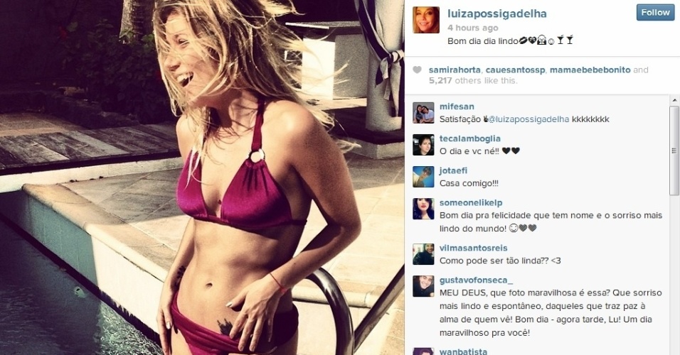 2.jan.2014 - Luiza Possi recebeu elogios dos fãs ao divulgar uma imagem onde aparece de biquíni. A cantora exibiu a barriga sarada e chegou a ser pedida em casamento